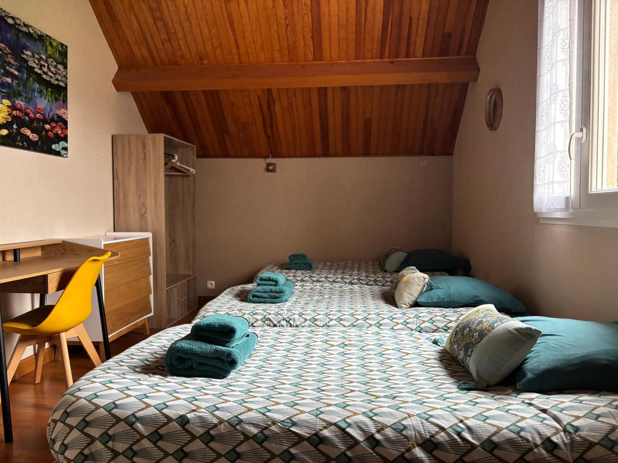 Le So Art, Grande Maison 4 Chambres, Terrain De Petanque, Grand Jardin Clos, Flipper, Babyfoot, Jeux Arcade, Ping Pong,1 Km Mer, Proche Golf, Port En Bessin, Bayeux Et Plages Du Debarquement, Adaptee Enfants Commes Zewnętrze zdjęcie