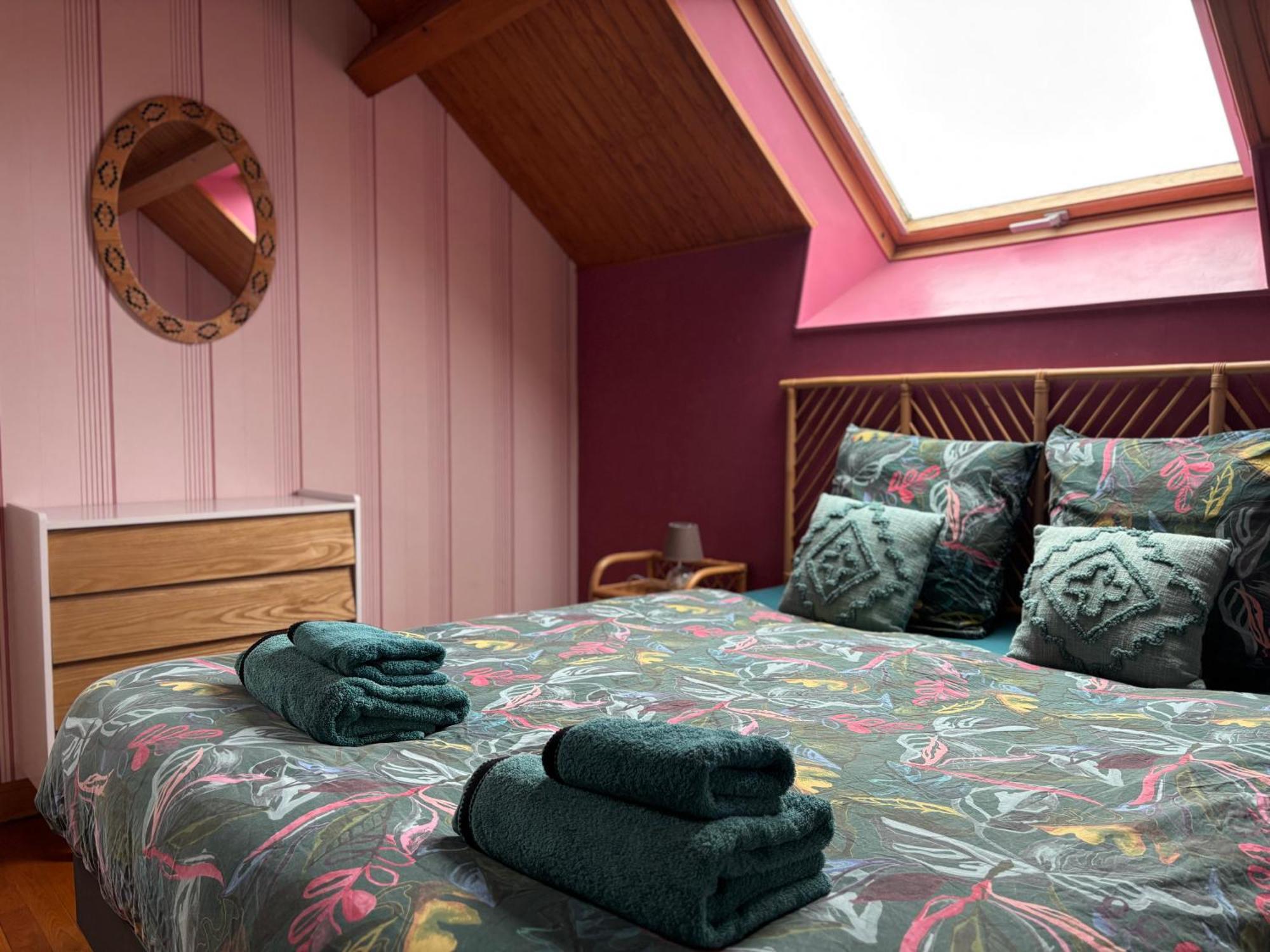 Le So Art, Grande Maison 4 Chambres, Terrain De Petanque, Grand Jardin Clos, Flipper, Babyfoot, Jeux Arcade, Ping Pong,1 Km Mer, Proche Golf, Port En Bessin, Bayeux Et Plages Du Debarquement, Adaptee Enfants Commes Zewnętrze zdjęcie