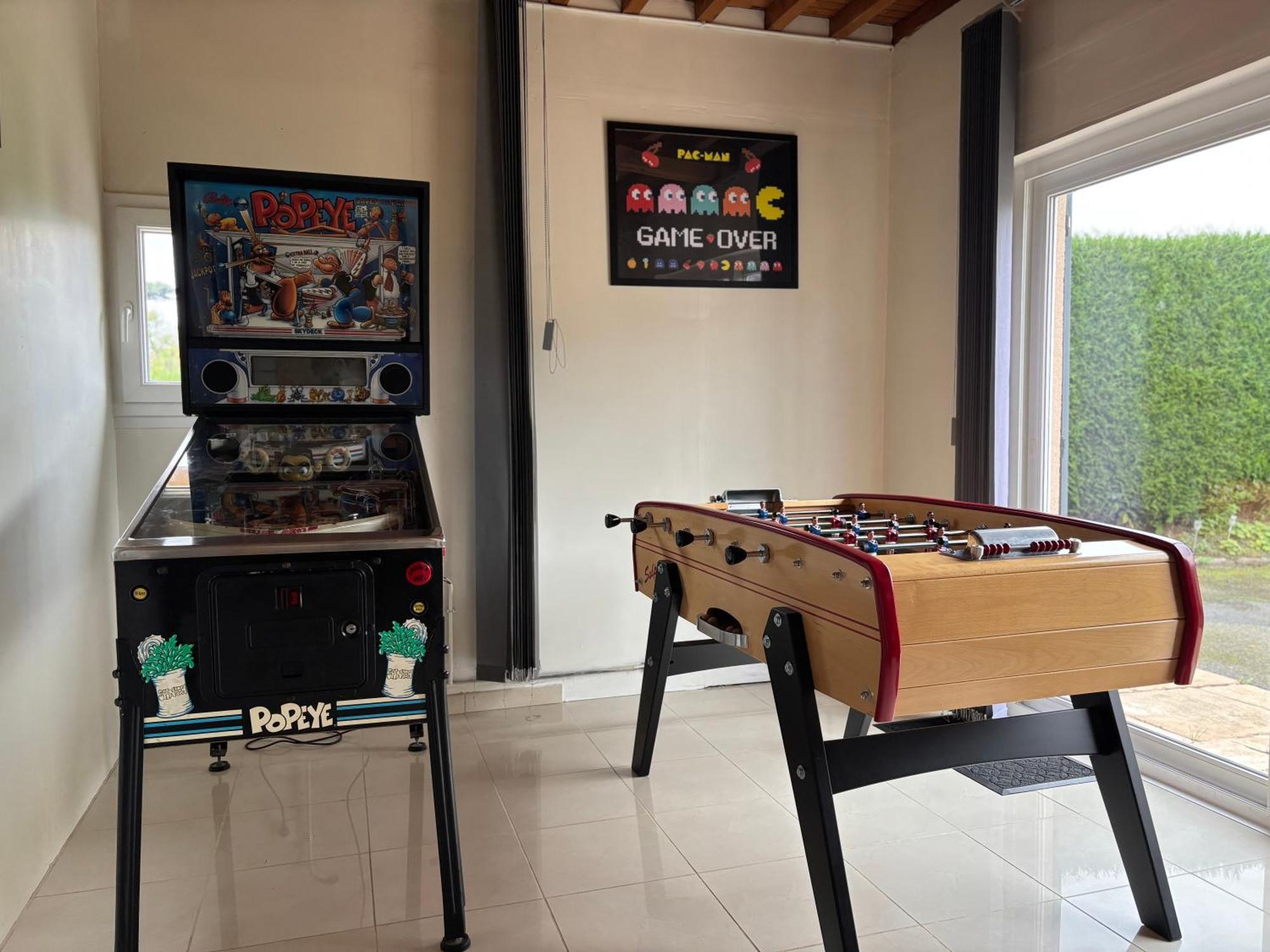 Le So Art, Grande Maison 4 Chambres, Terrain De Petanque, Grand Jardin Clos, Flipper, Babyfoot, Jeux Arcade, Ping Pong,1 Km Mer, Proche Golf, Port En Bessin, Bayeux Et Plages Du Debarquement, Adaptee Enfants Commes Zewnętrze zdjęcie